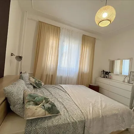 Апартаменты Modern In Area